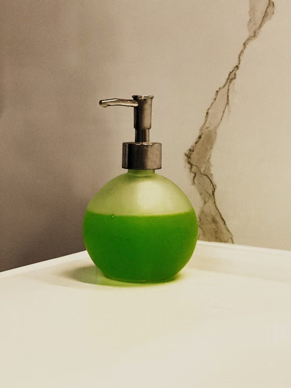 Диспенсер Olive — предметная фотография